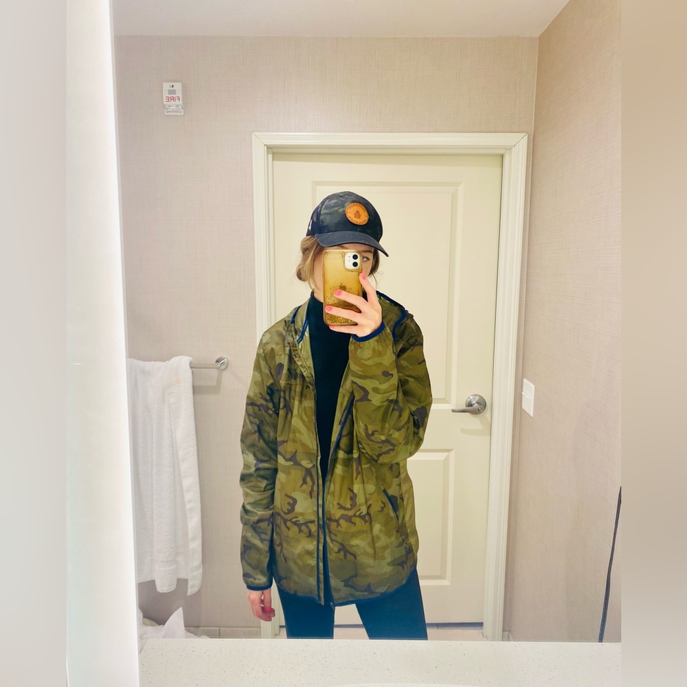 newbalance camo wind breaker jacket •• large
